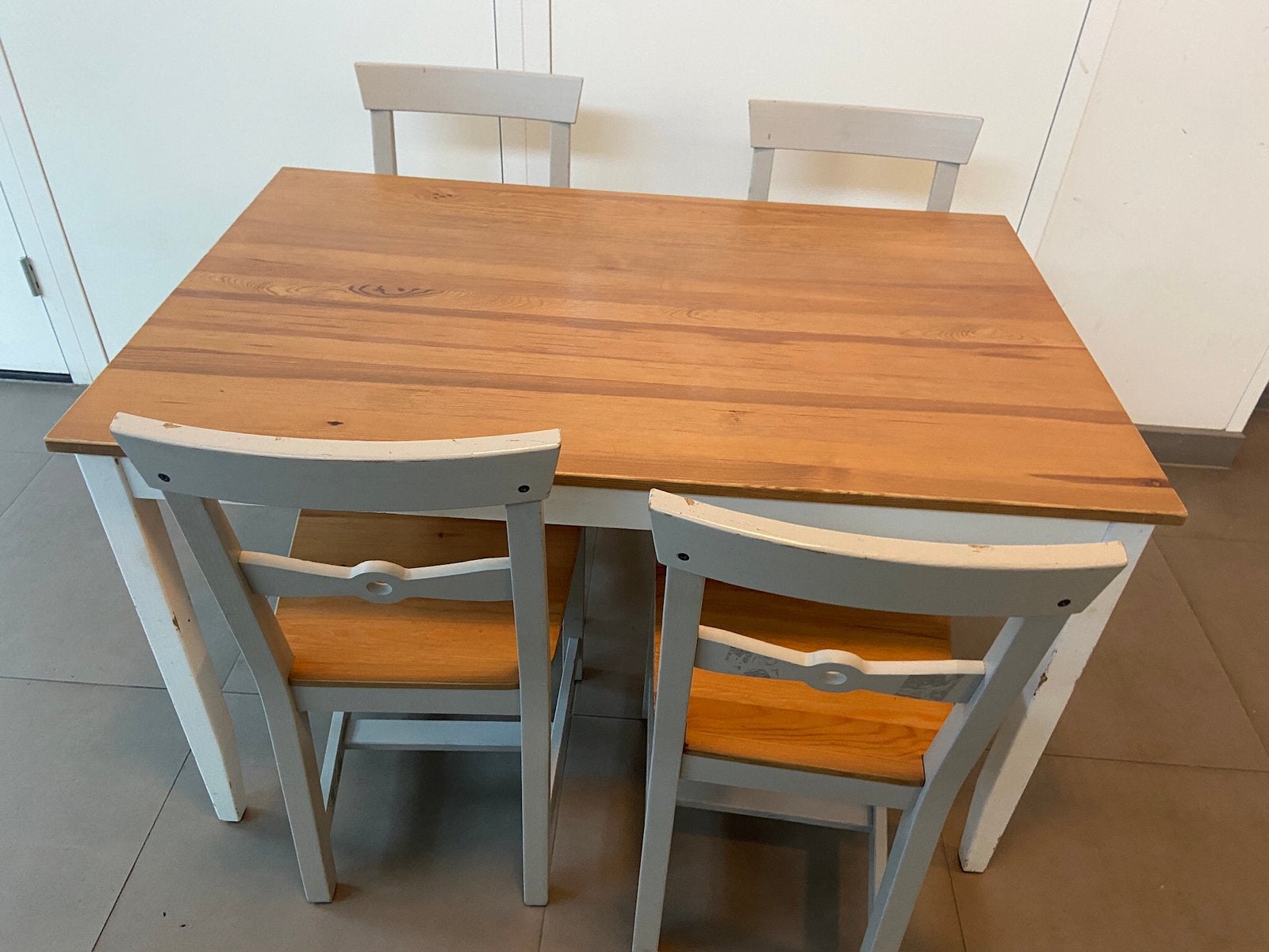 Mooie landelijke eettafel met 4 stoelen keukentafel, Huis en Inrichting, Complete eetkamers, Ophalen of Verzenden, Zo goed als nieuw