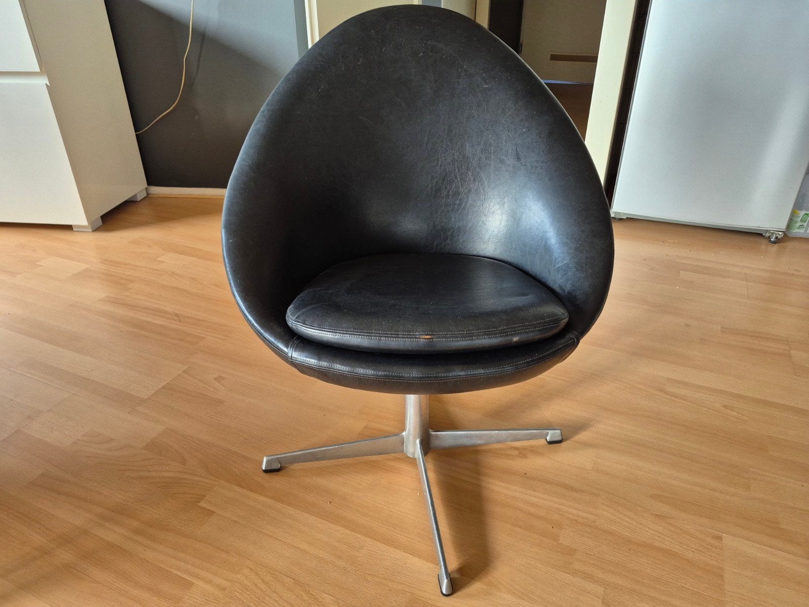 Vintage Pastoe Stoel Egg Chair, Ophalen