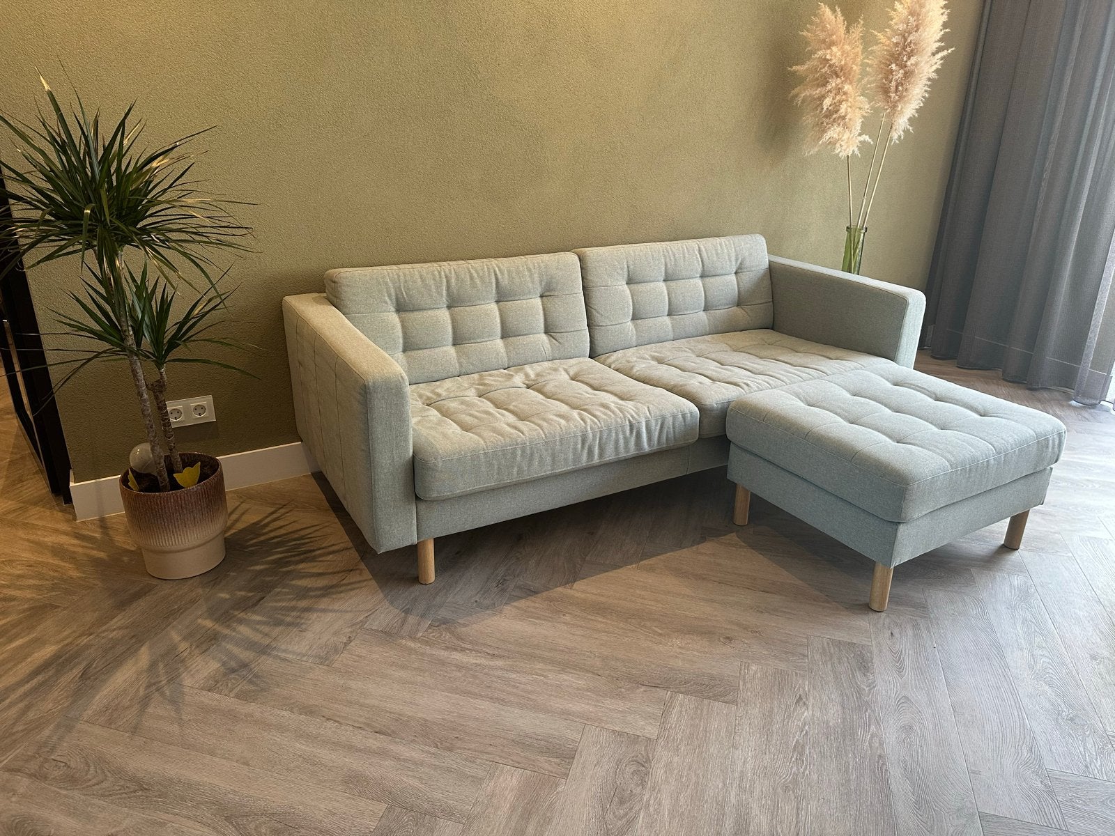 Comfortabele 3-zitsbank met hocker - Lichtgroen, Ophalen, 150 tot 200 cm, Tweepersoons, 75 tot 100 cm