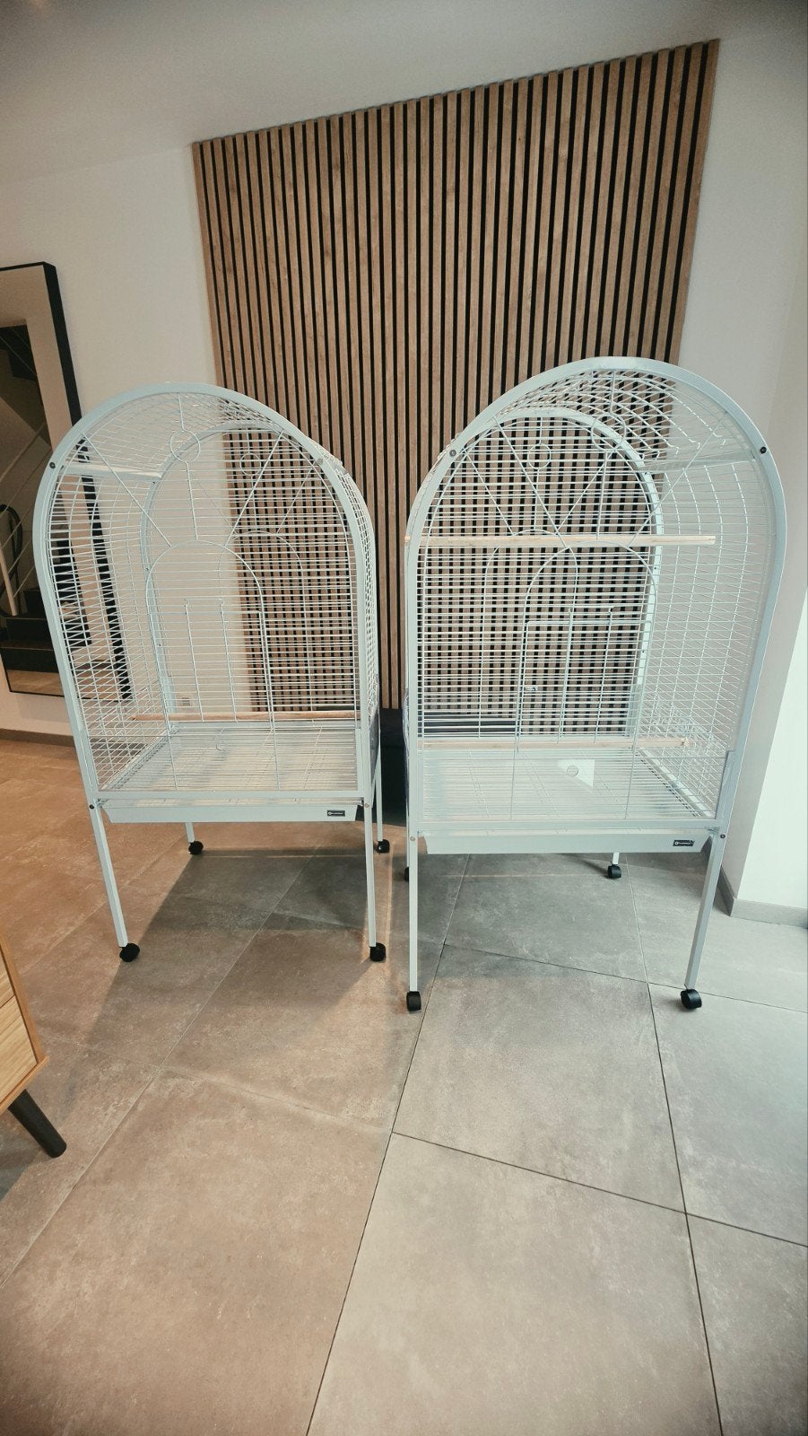 Kooi in nieuwstaat wit 2x (stukprijs 85 eu), Ophalen, Zo goed als nieuw, Metaal, Vogelkooi