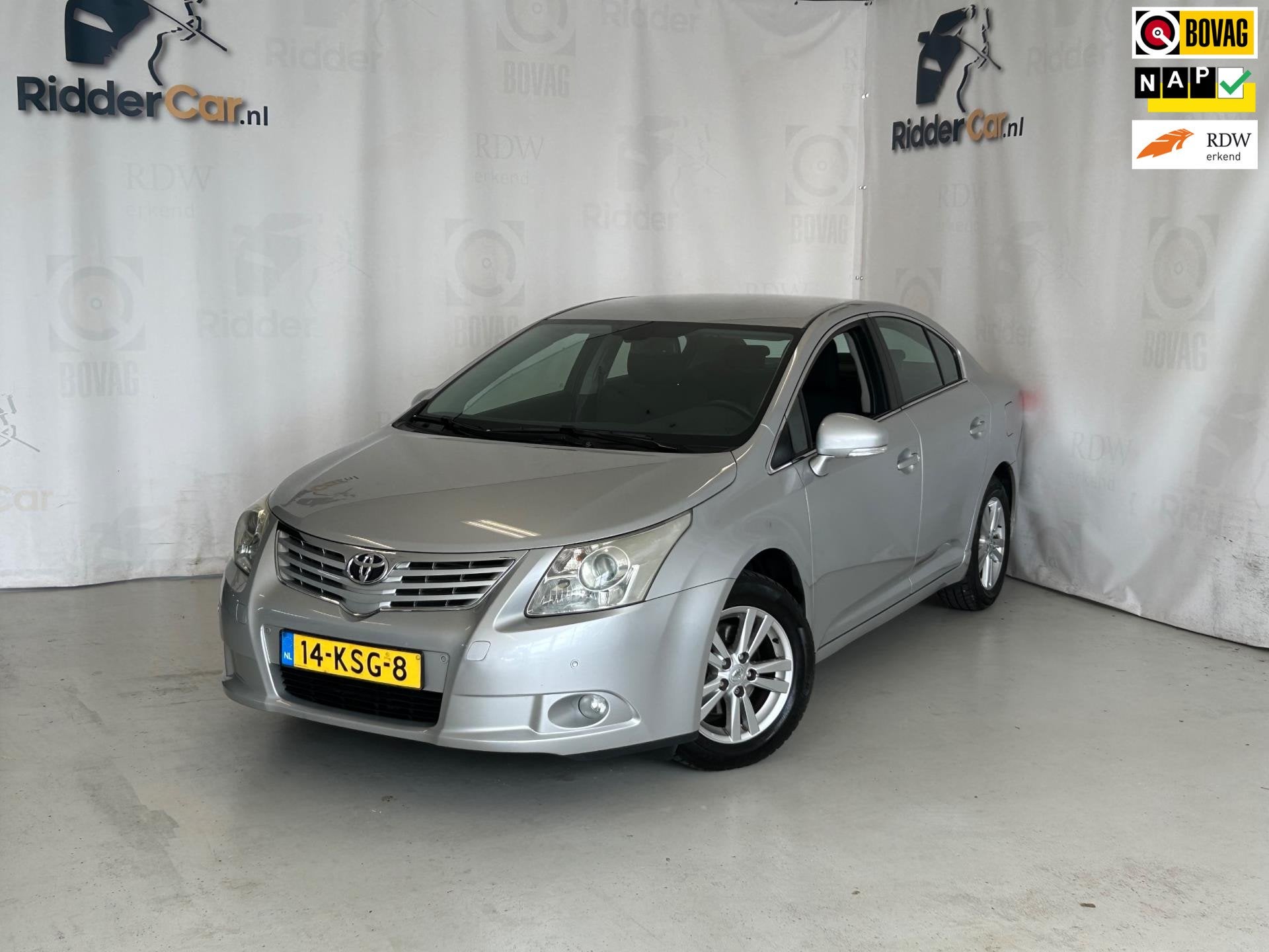 Toyota Avensis 1.8 VVTi Dynamic|AUTOMAAT|NAP|CRUISE|PARK SEN, Auto's, Toyota, 4 cilinders, Origineel Nederlands, 1600 kg, Sedan
