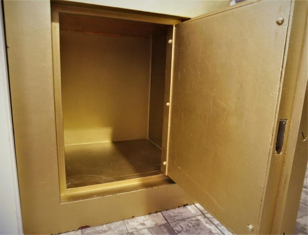 Gouden tabernakel kluis / sacramentshuis met kelk bladgoud, Ophalen