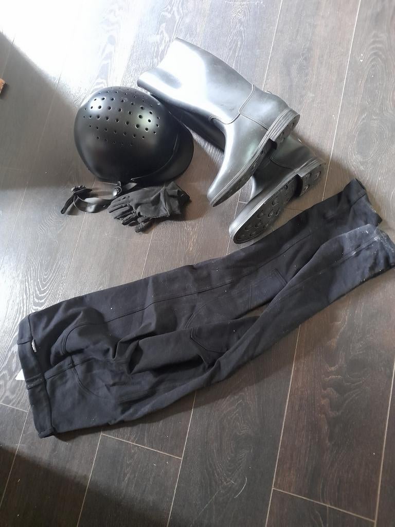 Paardrij spullen : broek , cap, handschoenen en laarzen, Dieren en Toebehoren, Paardrijkleding, Ophalen of Verzenden, Recreatie