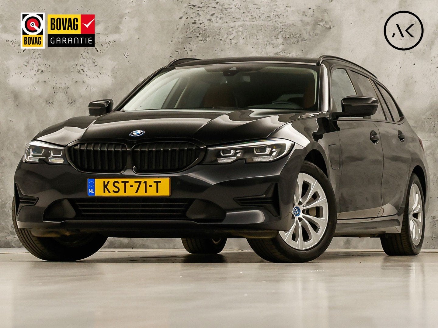 BMW 3 Serie Touring 330e Sport 292Pk Automaat (APPLE CARPLAY, Automaat, Achterwielaandrijving, Gebruikt, Euro 6