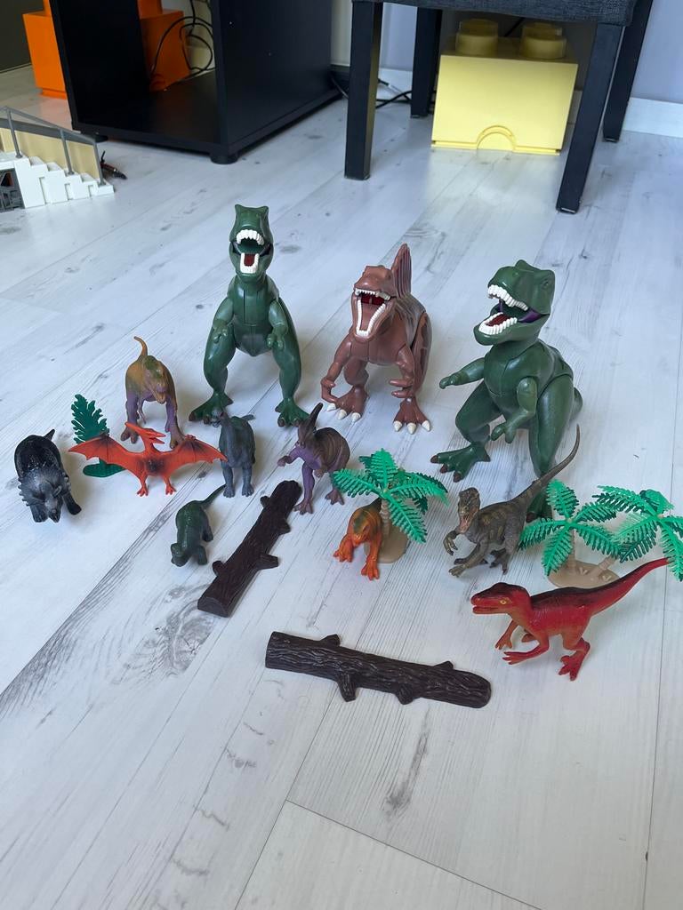Dinosaurus speelset met 3 Playmobil dino’s met  accessoires, Ophalen of Verzenden, Gebruikt