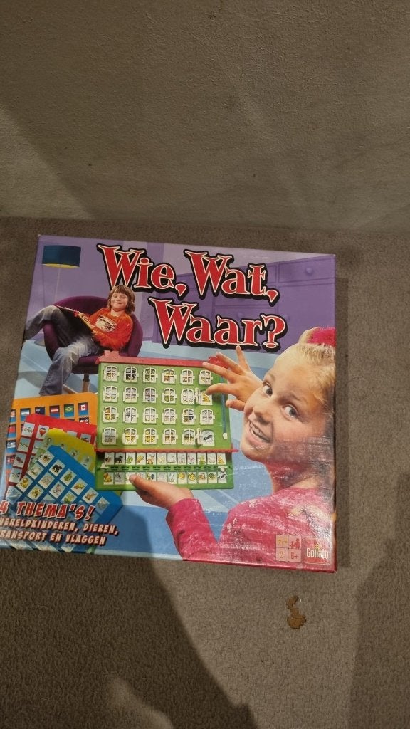 Wie wat waar spel, Hobby en Vrije tijd, Gezelschapsspellen | Bordspellen, Ophalen of Verzenden, Zo goed als nieuw, Goliath