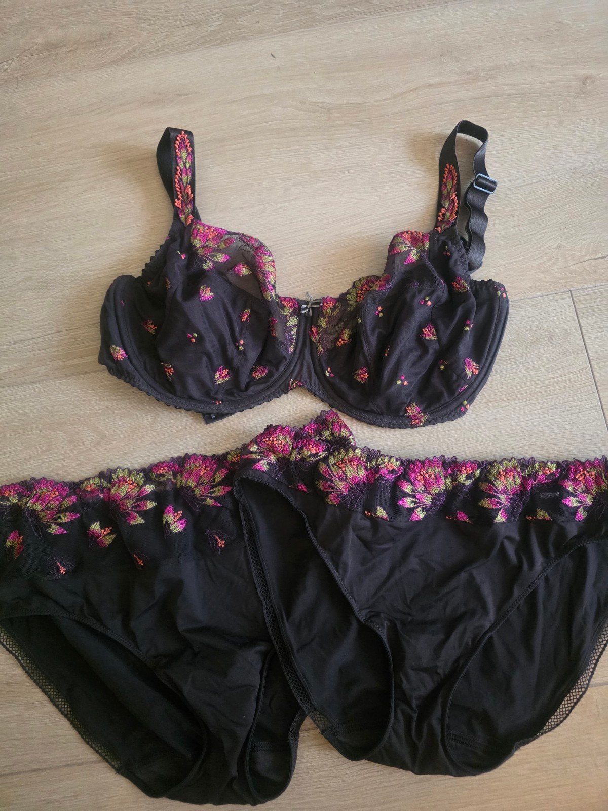 PrimaDonna Lingerie Set - BH 85E + Slips - Prachtige Staat, Kleding | Dames, Ondergoed en Lingerie, PrimaDonna, Ophalen of Verzenden