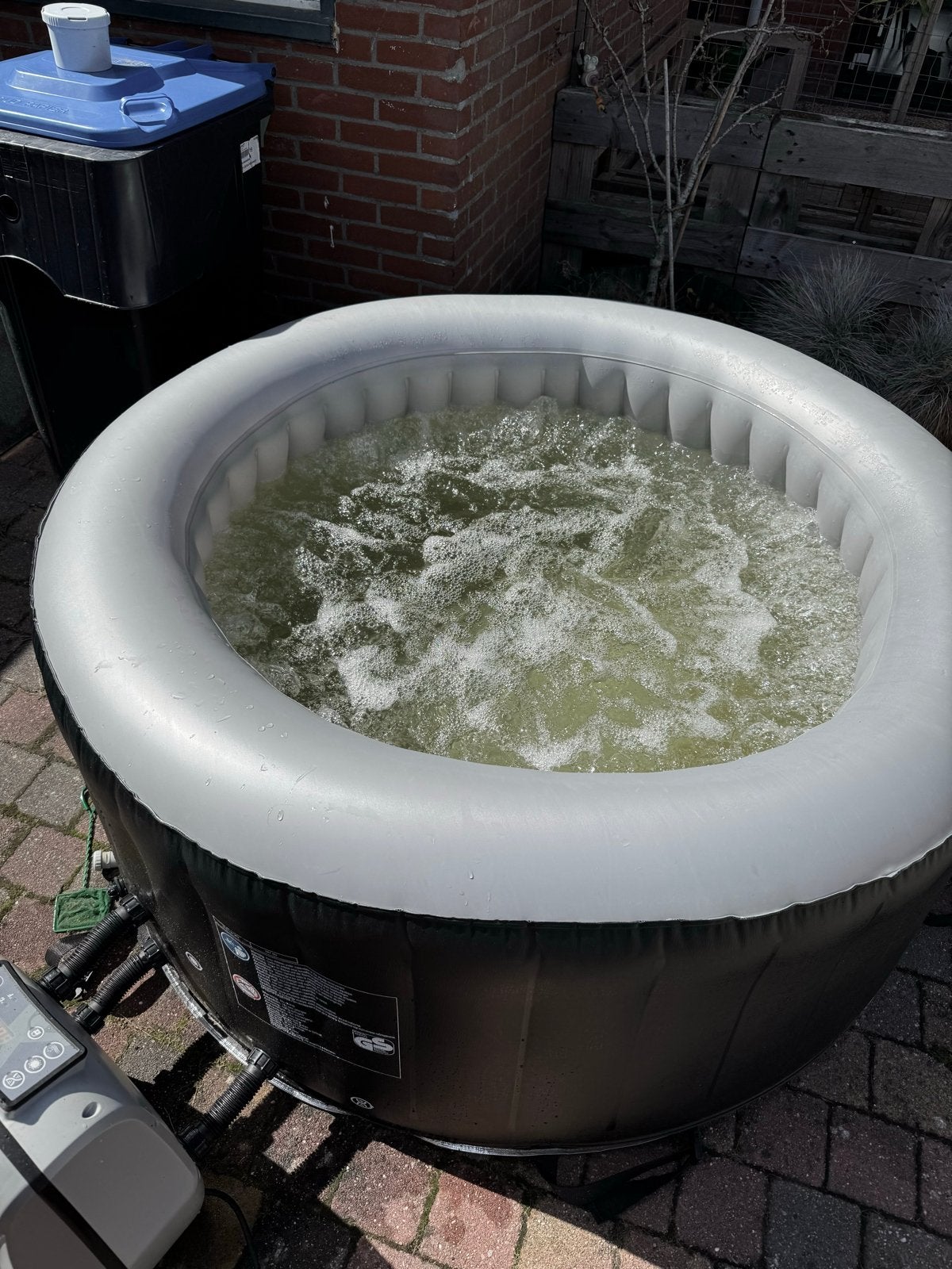 Opblaasbare Jacuzzi met Verwarmingselement - Exit Silver Cla, Ophalen, Gebruikt, Afdekzeil, Opblaasbaar