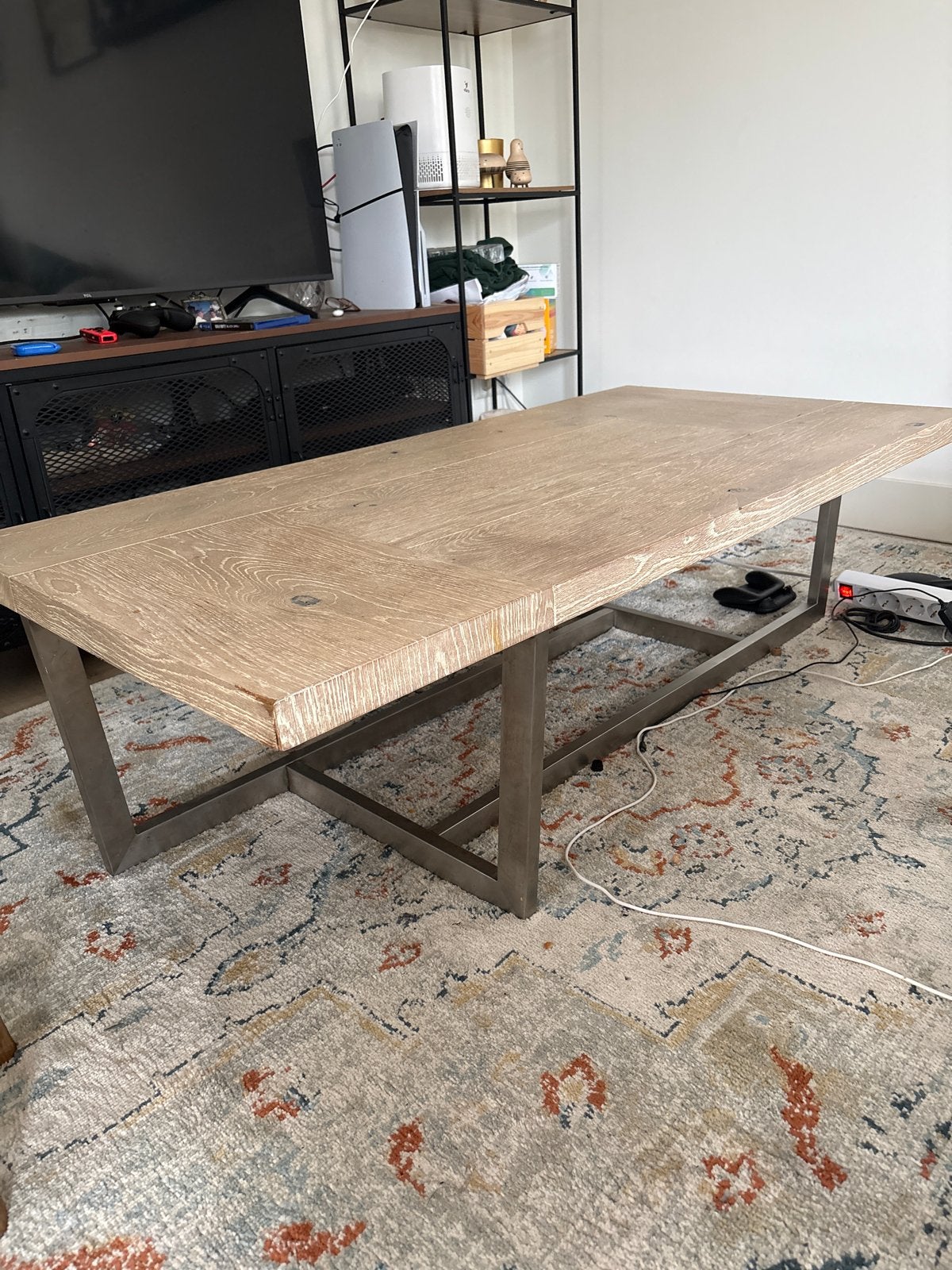 Robuuste houten salontafel met metalen onderstel, Huis en Inrichting, Ophalen, Gebruikt, Mooi, 50 tot 100 cm