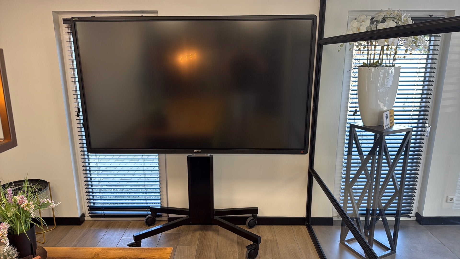 C-touch scherm 86 inch digibord, 50 Hz, Zo goed als nieuw, 100 cm of meer, Ophalen