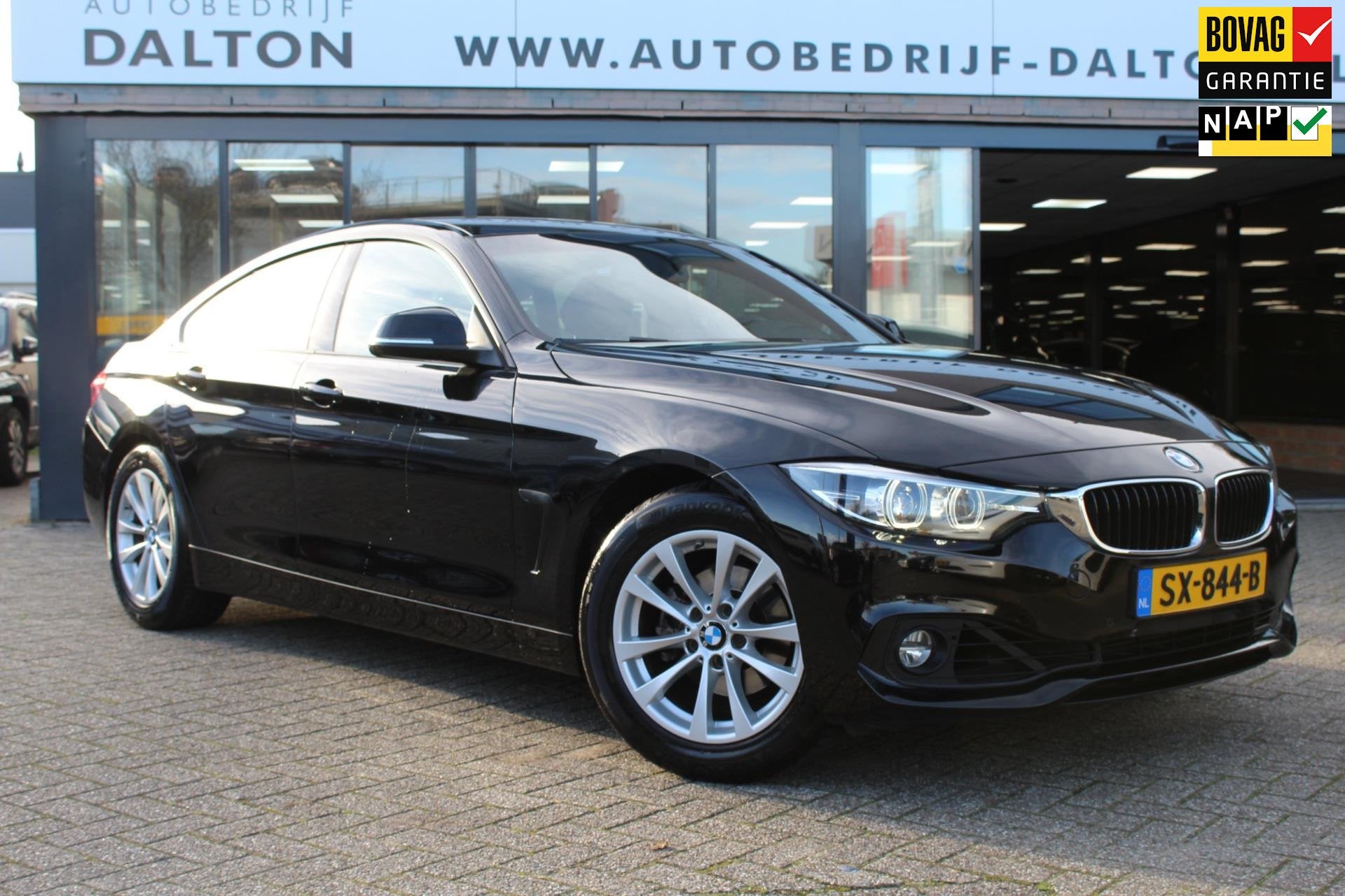 BMW 4-serie 418i High Executive LEER / NAVIGATIE / ORIG NL, Auto's, Automaat, Gebruikt, 4-Serie, Automatische klimaatregeling