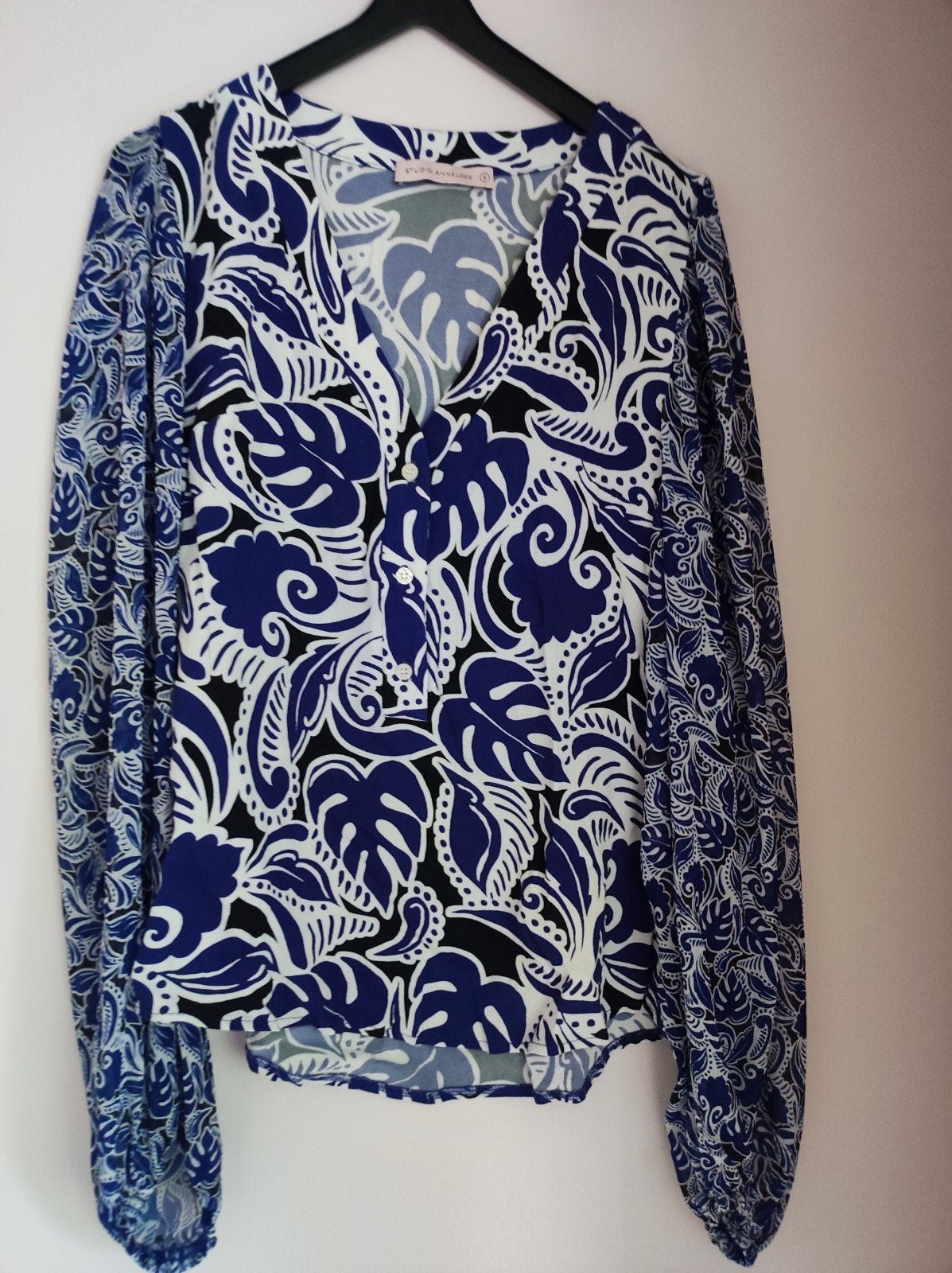 Studio Anneloes blouse met blauw-wit bladprint, maat S, Studio Anneloes, Blauw, Ophalen of Verzenden, Zo goed als nieuw