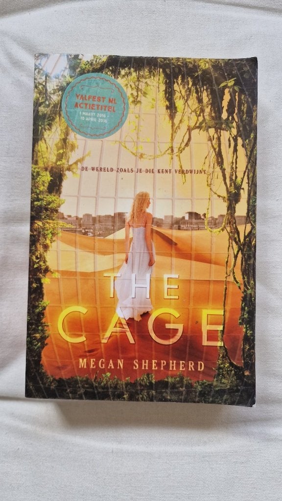 The Cage - Megan Shepherd, Ophalen of Verzenden, Gelezen