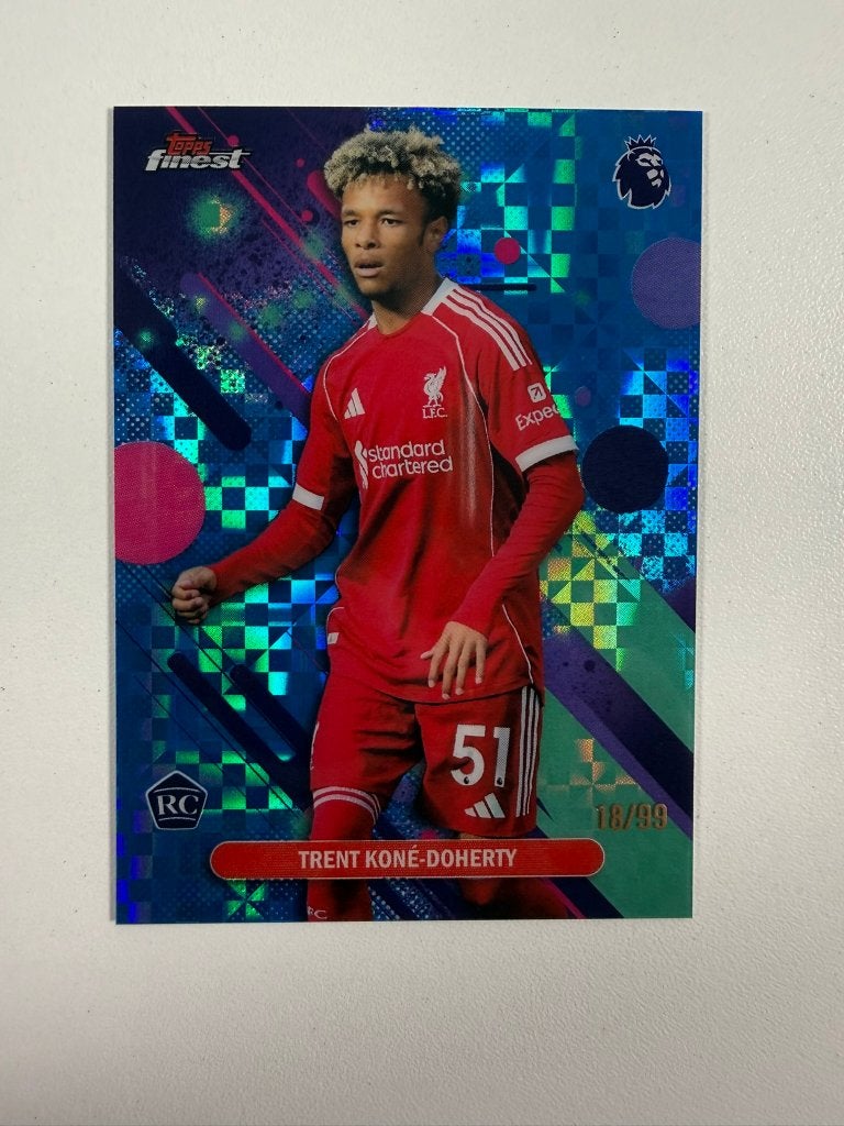 Trent Kone Doherty RC /99 Topps Finest Premier League 2026, Ophalen of Verzenden, Nieuw, Buitenlandse clubs, Poster, Plaatje of Sticker