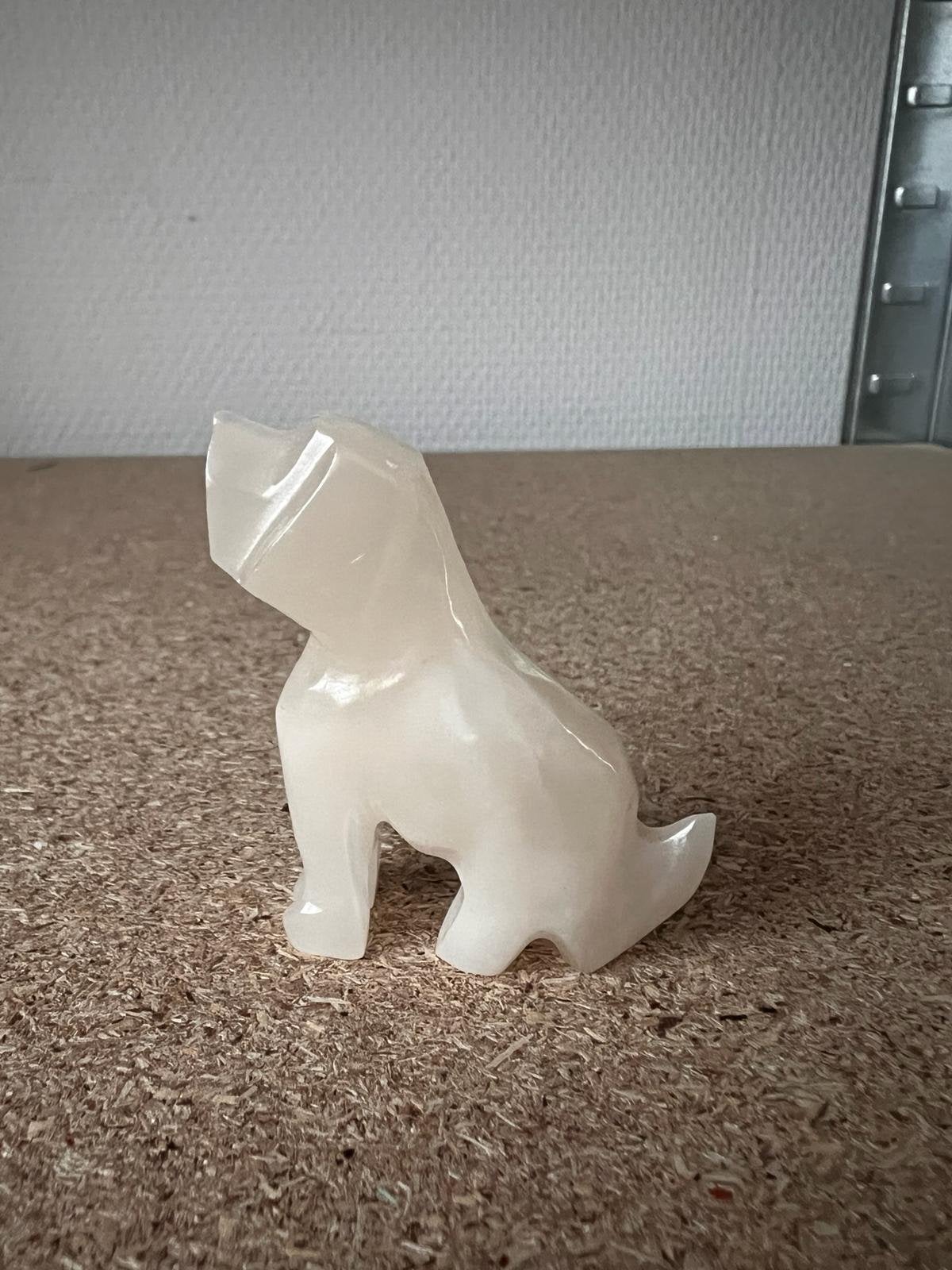 Onyx hondje met zere poot - Klein beeldje, Verzamelen, Ophalen of Verzenden, Zo goed als nieuw, Dier