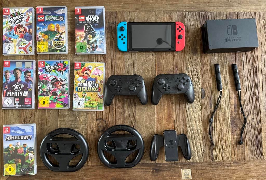 Nintendo Switch V1 met 2 Pro Controllers en 7 Games, Spelcomputers en Games, Spelcomputers | Nintendo Switch, Met 2 controllers