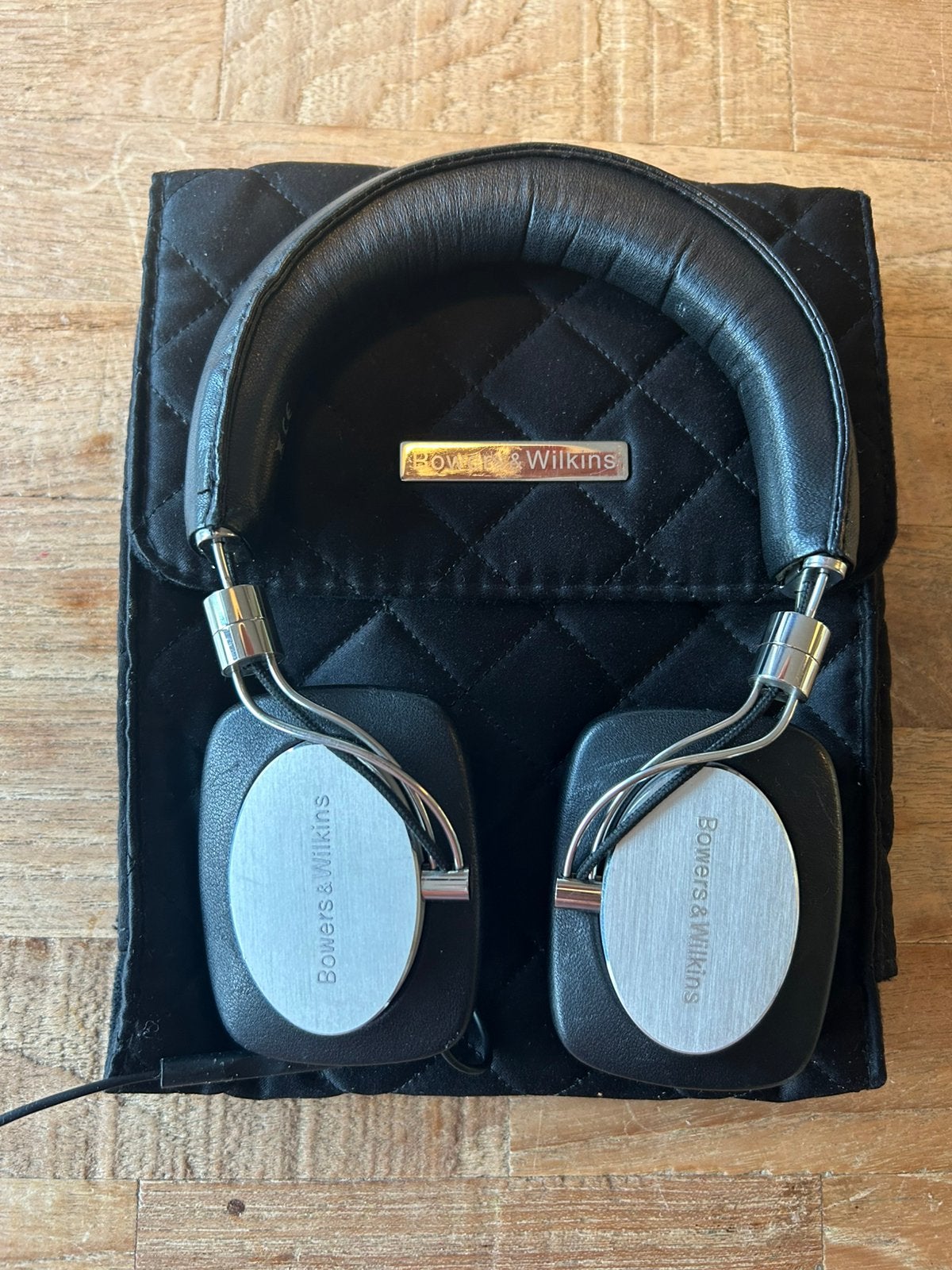 Bower & Wikens P3 koptelefoon, Draagtas/etui, On-ear, Ophalen of Verzenden, Zo goed als nieuw