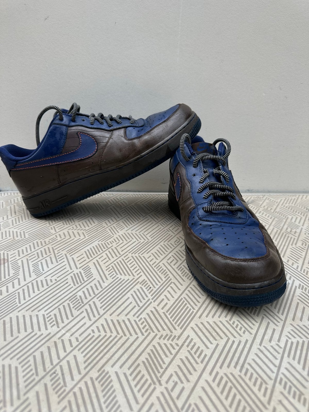 Nike Air Force 1 Low - Bruin/Blauw - Maat 48, Kleding | Heren, Schoenen, Ophalen of Verzenden, Gedragen, Bruin, Sneakers of Gympen