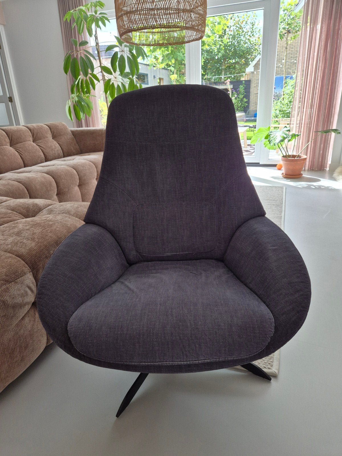 Bolia donkergrijze draai fauteuil, Ophalen, Gebruikt, 75 tot 100 cm, 75 tot 100 cm