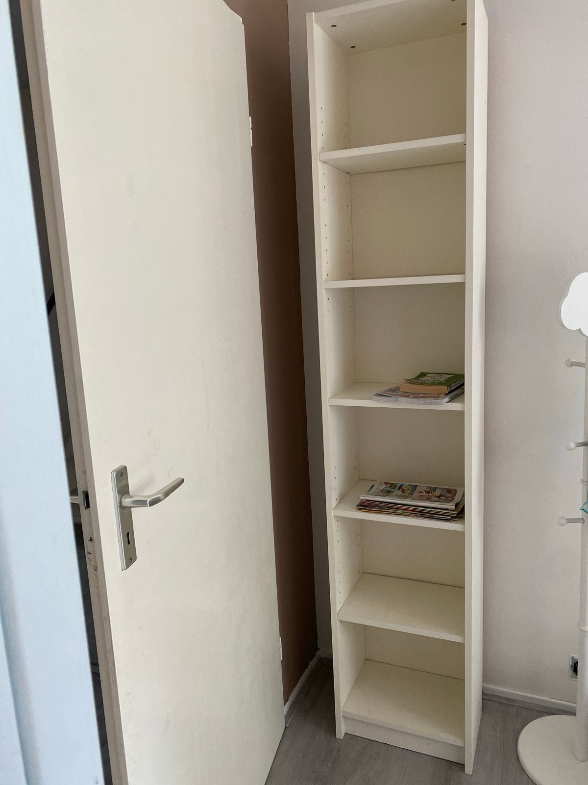 Witte billy ikea smalle boekenkast, Huis en Inrichting, Ophalen, Met plank(en), Minder dan 50 cm, Gebruikt
