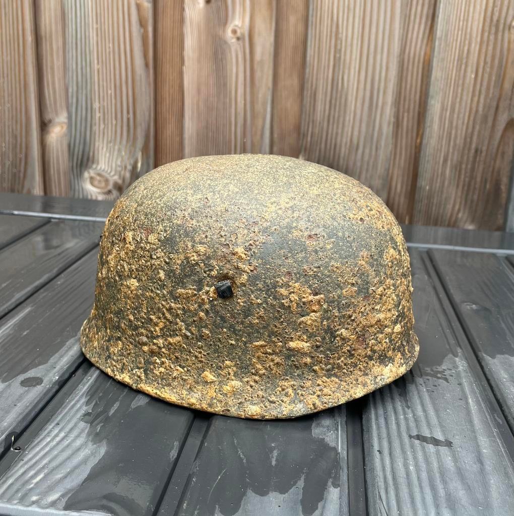 Duitse M38 Fallschirmjäger helm ET66, Verzamelen, Ophalen of Verzenden, Nederland, Helm of Baret