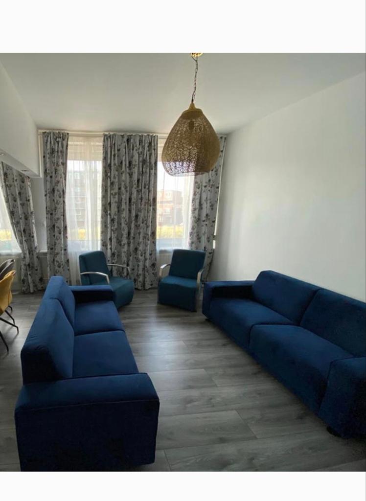 Compleet woonkamer v€350, Huis en Inrichting, Ophalen of Verzenden, Zo goed als nieuw, Minder dan 150 cm, Metaal