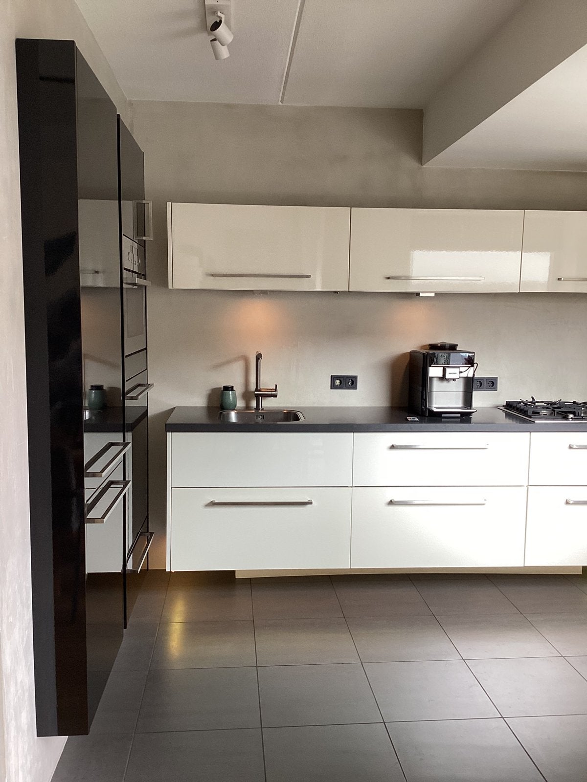 Moderne zwevende hooglans keuken (Grando), Ophalen, Gebruikt, Wit, Enkelwandige keuken