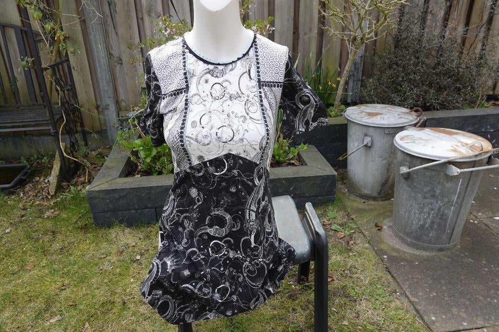 jurk zwart wit lichtblauw nieuw maat 36 aventures des toiles, Kleding | Dames, Jurken, Zwart, Aventures des toiles, Nieuw, Ophalen of Verzenden