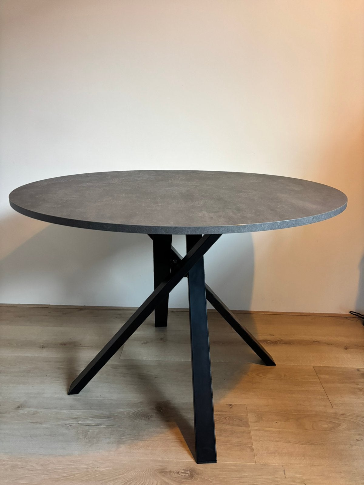 Dining room table, Huis en Inrichting, Ophalen, 50 tot 100 cm, Rond, 50 tot 100 cm