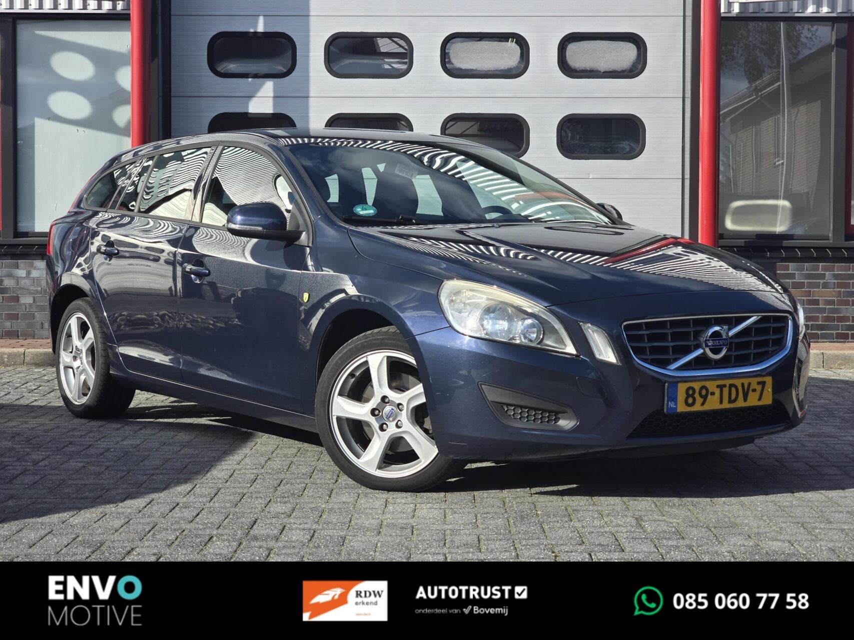 Volvo V60 1.6 T3 Ocean Race CarPlay/Leer/Clima/Cruise/LMV, Auto's, Voorwielaandrijving, Gebruikt, 4 cilinders, 150 pk