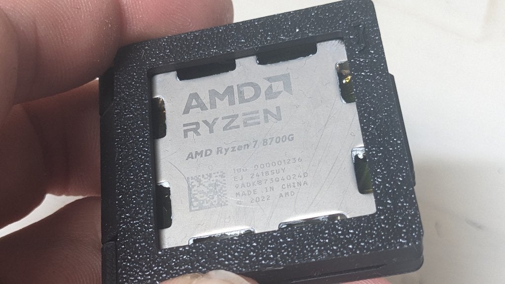 AMD Ryzen 7 8700G - AM5 - Delidded + Liquid metal, Computers en Software, Processors, Zo goed als nieuw, 8-core, 4 Ghz of meer