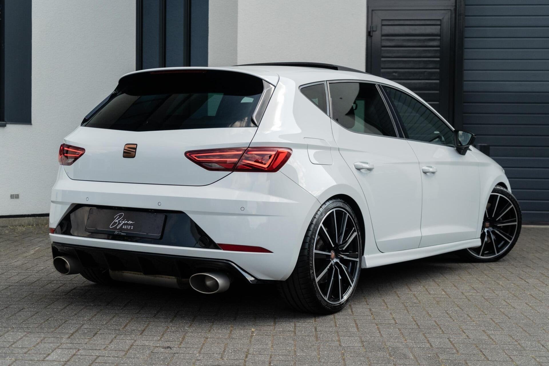 Seat Leon 2.0 TSI CUPRA PANO / KLEP / CAMERA, Auto's, 15 km/l, Gebruikt, Zwart, 4 cilinders