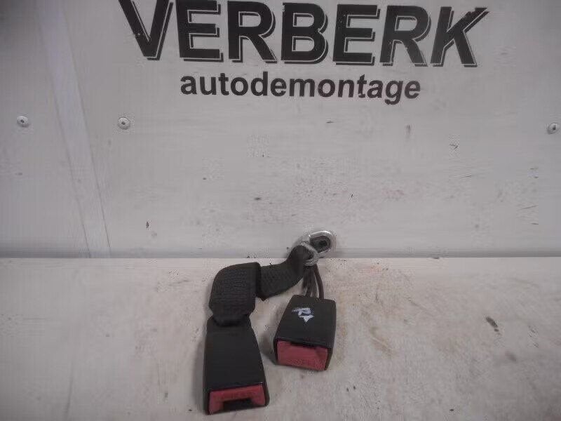 GORDELSLOT RECHTS ACHTER 190 (W201) (2018606069), Gebruikt, Mercedes-Benz AG, Ophalen of Verzenden, Dialog.mb@mercedes-benz.com