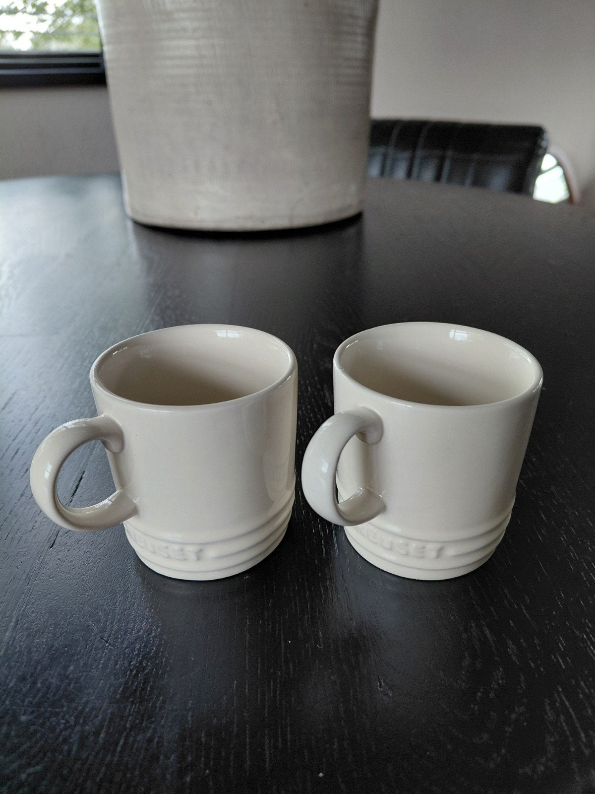 Set van 2 Le Creuset mokken, crème wit, Huis en Inrichting, Ophalen of Verzenden, Zo goed als nieuw, Mok