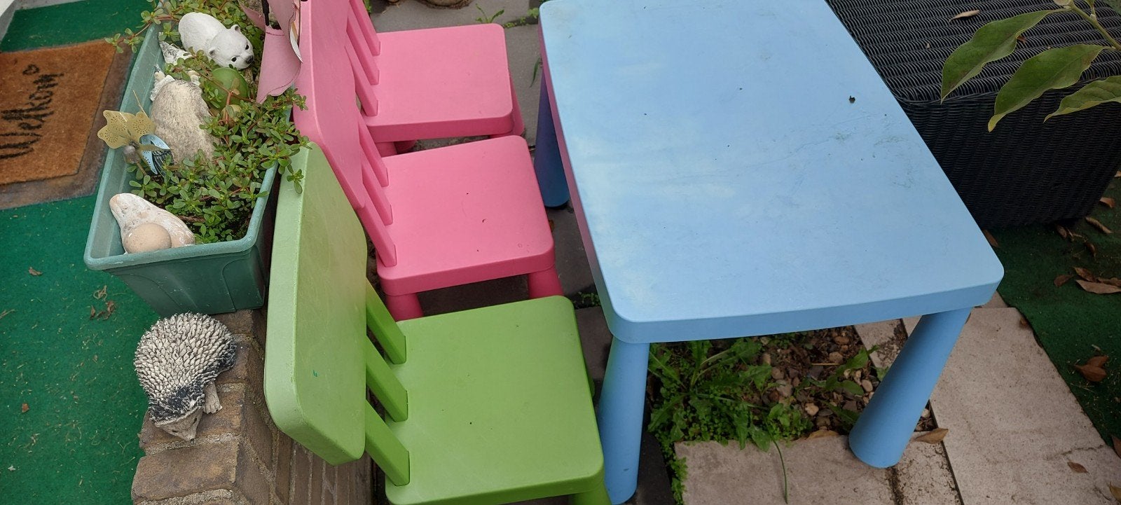 Kinder picknickset: tafel en 3 stoelen (blauw, roze, groen), Kinderen en Baby's, Ophalen, Gebruikt, Tafel(s) en Stoel(en)