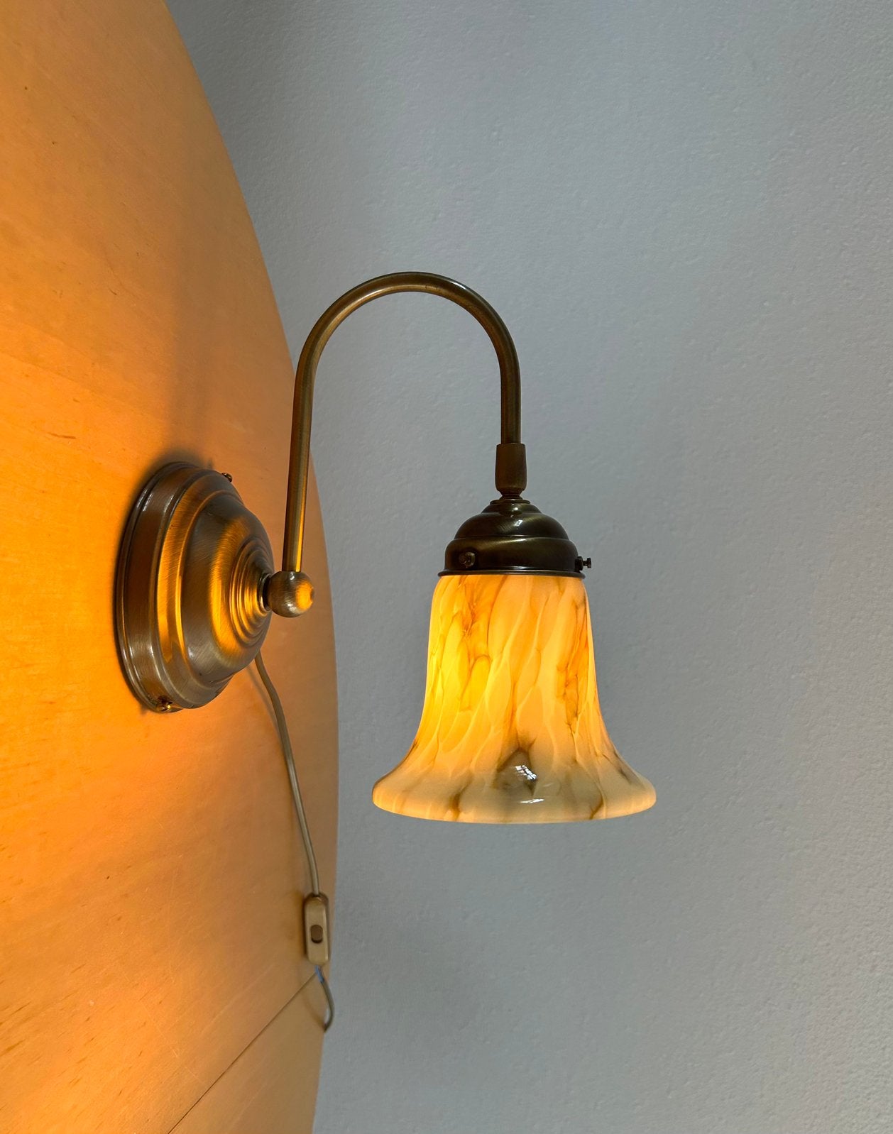 Art Deco wandlamp gemarmerd glas, Ophalen of Verzenden, Zo goed als nieuw, Glas