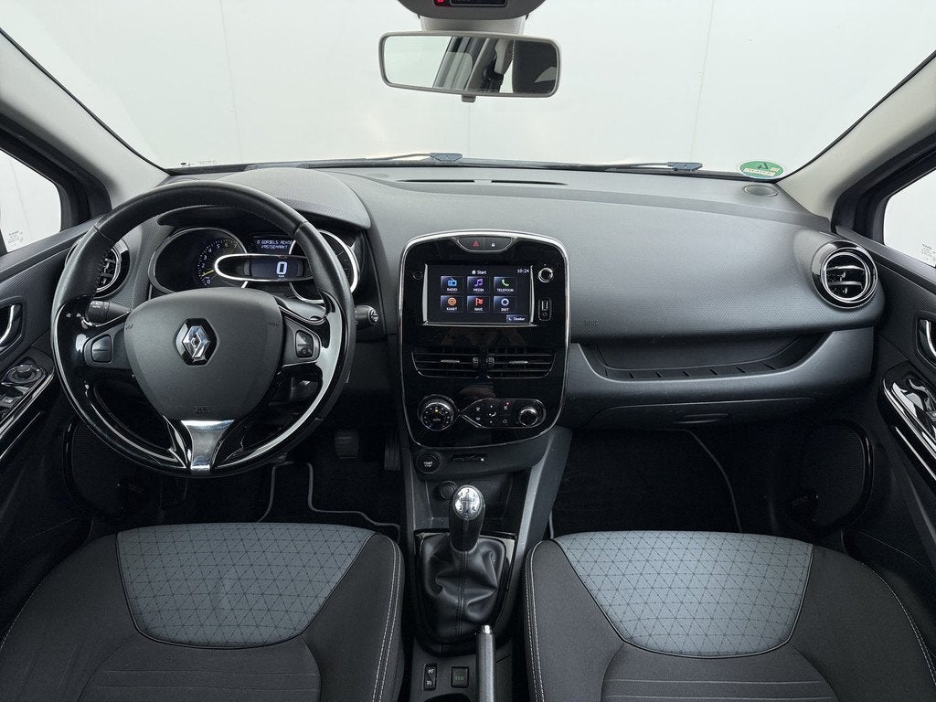 Renault Clio 0.9TCe 90PK 5Drs Navi Ecc Trekhaak Regen-Lichts, Voorwielaandrijving, Stof, Zwart, 540 kg
