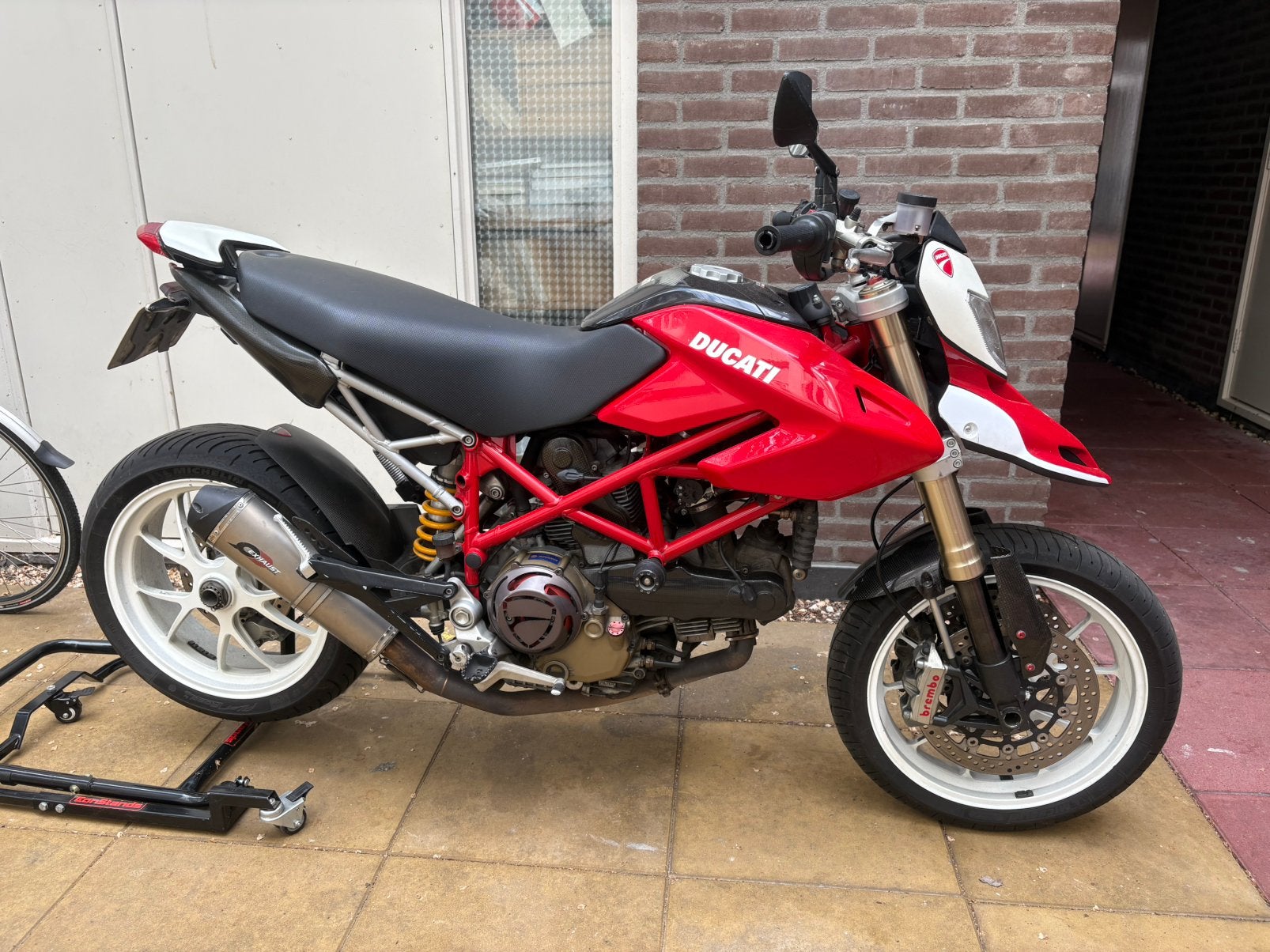 Ducati hypermotard 1100 S, Ophalen, Benzine