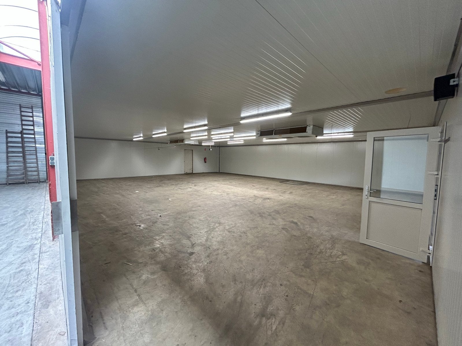 Koelcel 180m2 - sandwichpanelen, koelunits gedemonteerd, Ophalen, Gebruikt