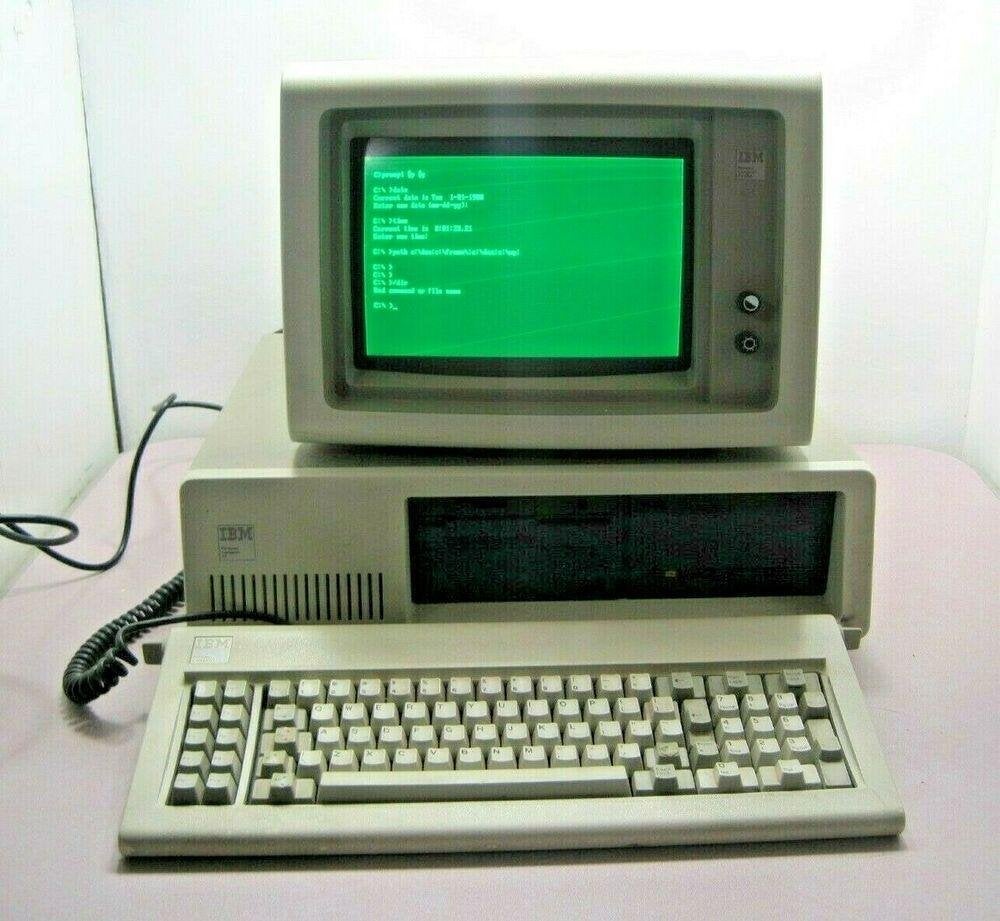 Werkende IBM 5160 Personal Computer XT uit 1983
