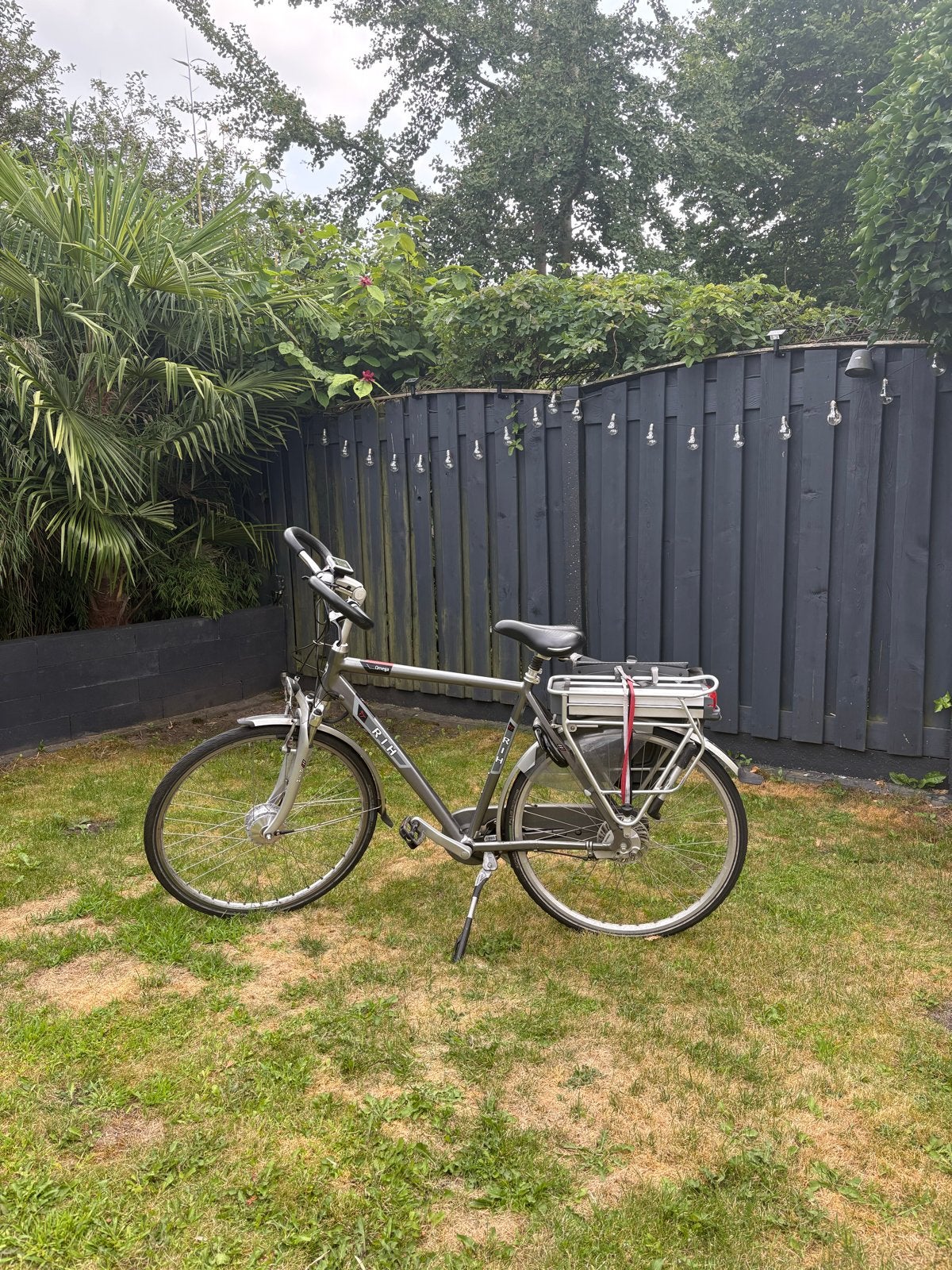 Elektrische fiets met aandachtspunt voor handig persoon, Fietsen en Brommers, Elektrische fietsen, Minder dan 30 km per accu, Gebruikt