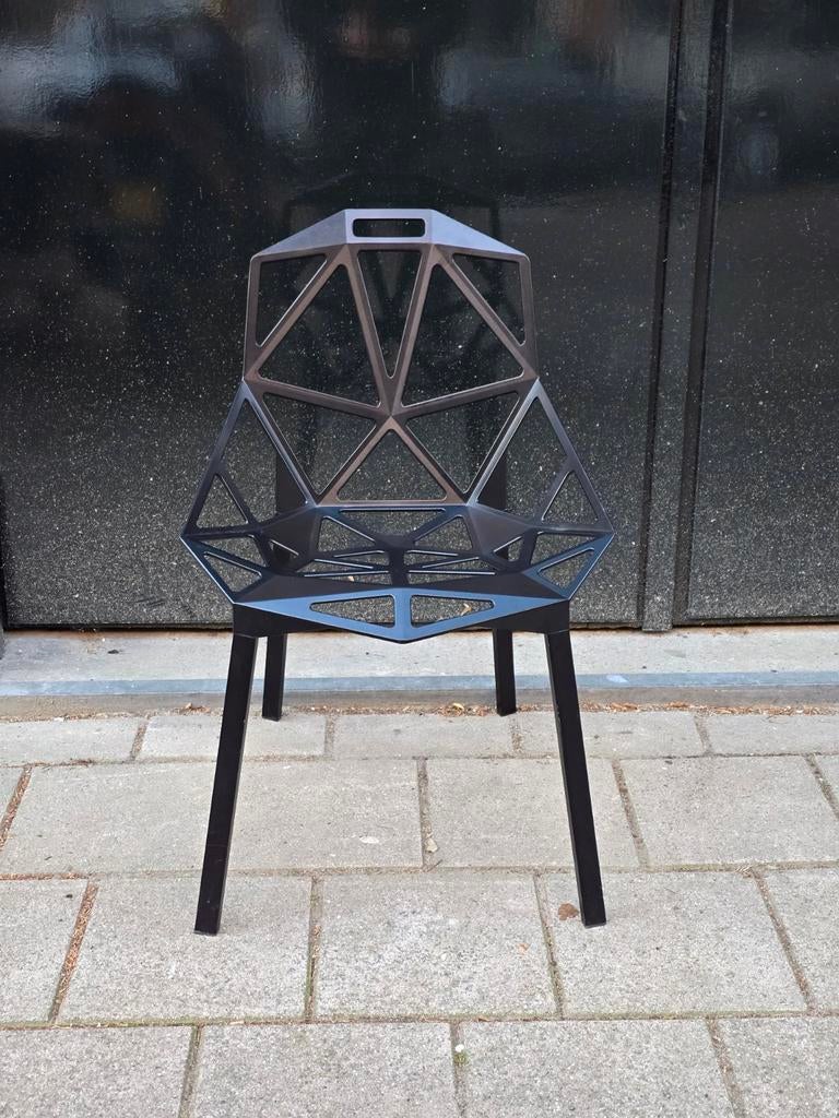 Top Design; Chair One. Design Konstantin Crcic, Magis Italy, Huis en Inrichting, Stoelen, Zwart, Design 2000-2020, Ophalen of Verzenden