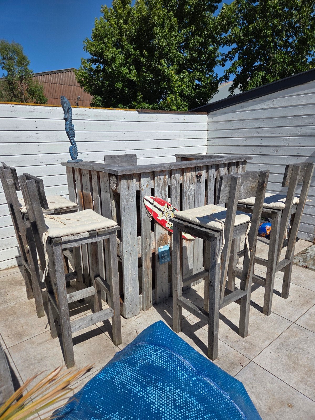Houten bar met barkrukken van pallets, Tuin en Terras, Ophalen of Verzenden, Gebruikt