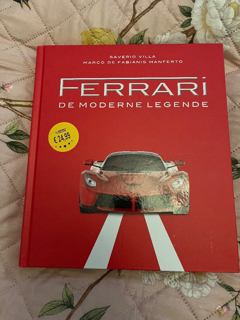 Boek Ferarri, Ophalen of Verzenden, Zo goed als nieuw