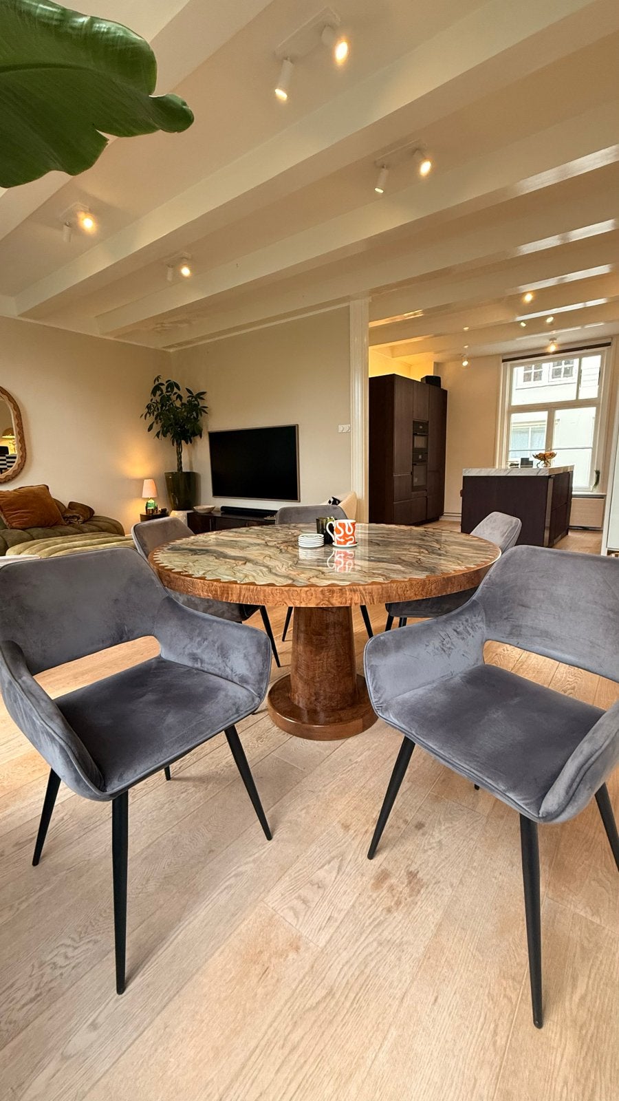 6 Woood Jelle eetkamerstoelen grijs velvet, zwart frame, Ophalen, Zo goed als nieuw, Metaal, Grijs