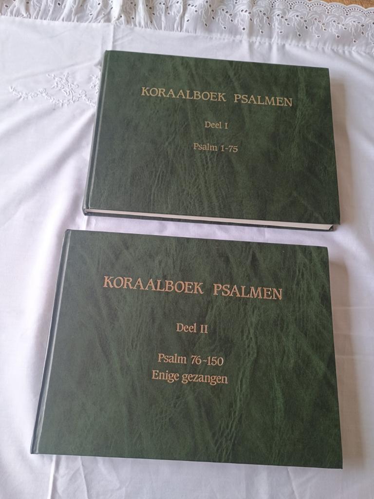 Koraalboek psalmen , deel 1 en 2 , V.O.G.G, Ophalen of Verzenden, Gebruikt, Les of Cursus, Religie en Gospel