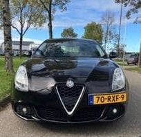 Alfa Romeo Giulietta 1.6 Jtdm 2011 Zwart, Voorwielaandrijving, 4 cilinders, Origineel Nederlands, 140 €/maand
