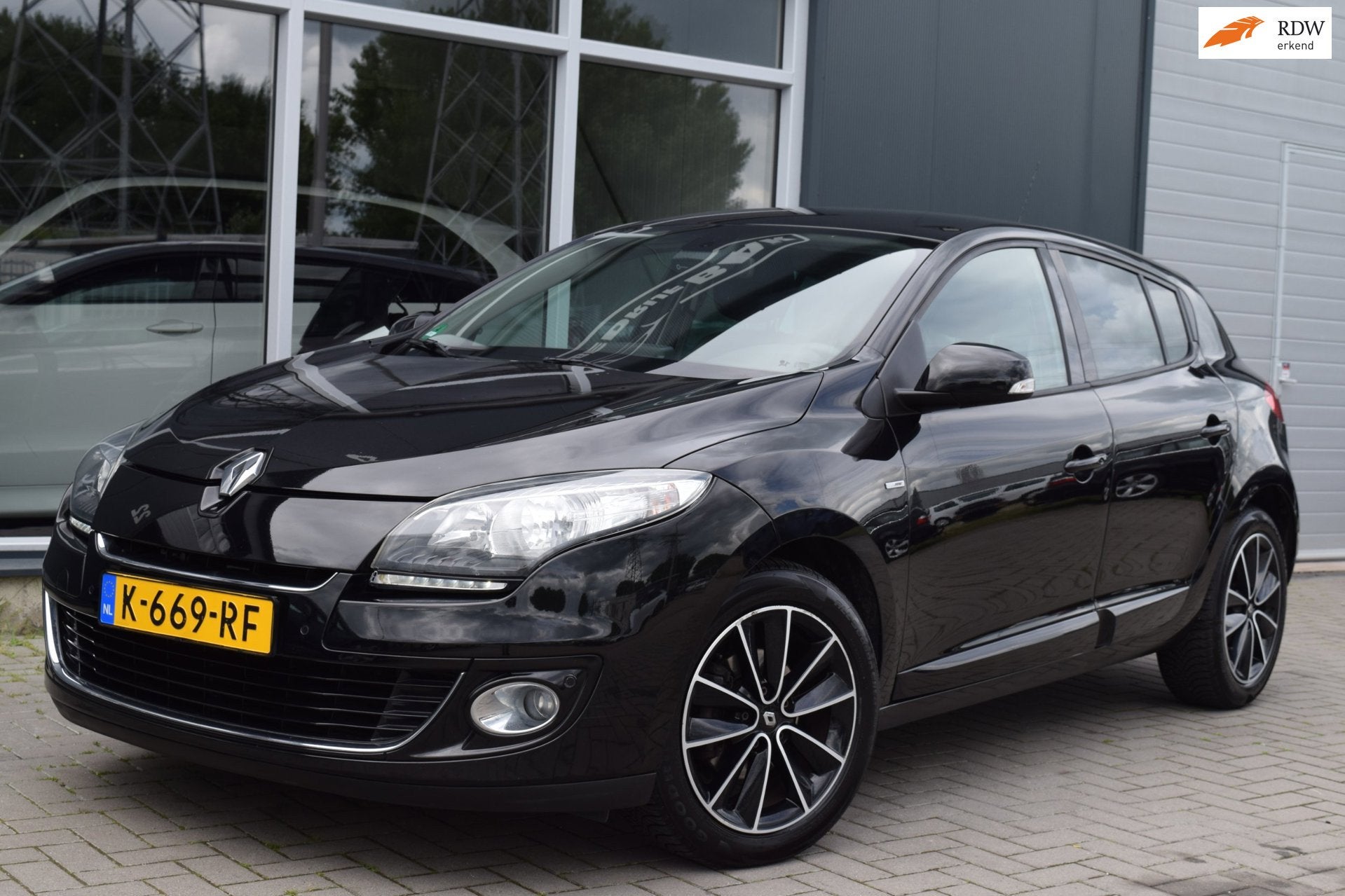 Renault Mégane 1.2 TCe Bose | Clima | Cruise | Navi | APK 5, Auto's, Voorwielaandrijving, Euro 5, Automatische klimaatregeling