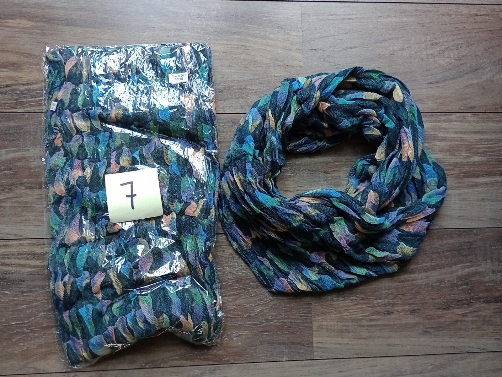 Colsjaal. Ronde sjaal. Blauw met patroon. Nieuw! 7, Ophalen of Verzenden, Sjaal