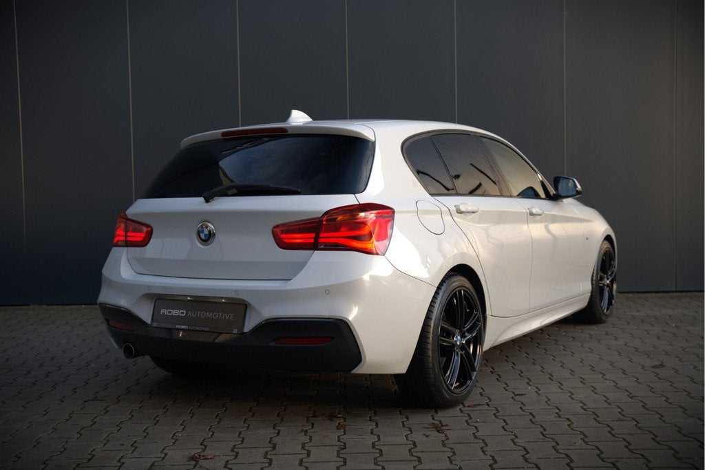 BMW 1-serie 118i Corporate Lease Executive M Sport | Automaa, Auto's, BMW, Gebruikt, Alcantara, Wit, Origineel Nederlands